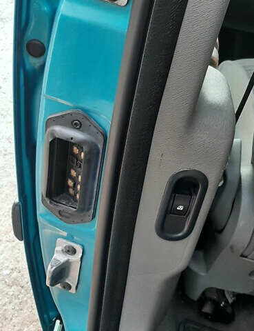 Синій Рено Кєнгу, об'ємом двигуна 1.6 л та пробігом 233 тис. км за 7999 $, фото 33 на Automoto.ua