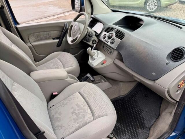 Синий Рено Кенгу, объемом двигателя 0 л и пробегом 230 тыс. км за 2900 $, фото 8 на Automoto.ua
