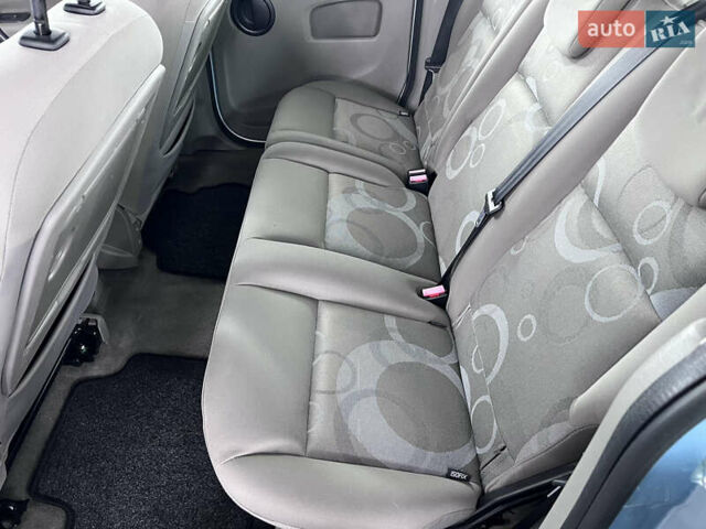 Синий Рено Кенгу, объемом двигателя 1.6 л и пробегом 160 тыс. км за 7500 $, фото 55 на Automoto.ua