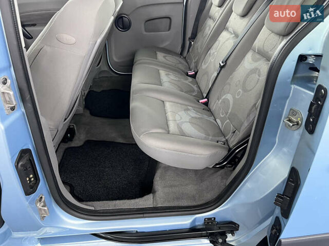Синий Рено Кенгу, объемом двигателя 1.6 л и пробегом 160 тыс. км за 7500 $, фото 56 на Automoto.ua