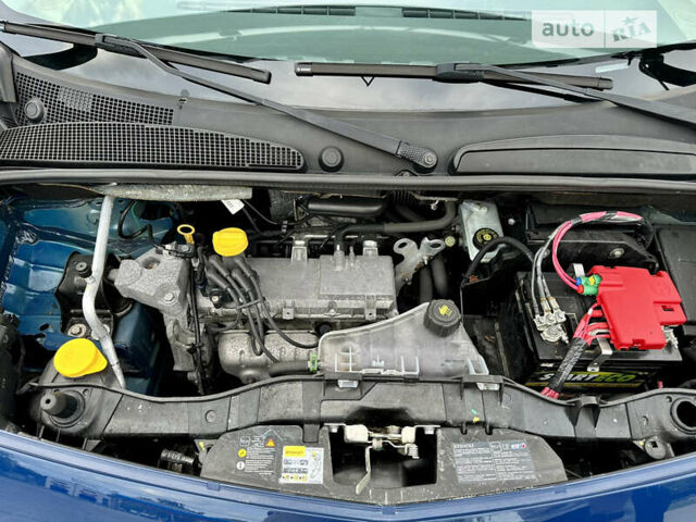 Синий Рено Кенгу, объемом двигателя 1.6 л и пробегом 121 тыс. км за 7200 $, фото 34 на Automoto.ua
