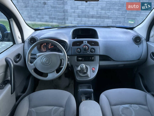 Синий Рено Кенгу, объемом двигателя 1.6 л и пробегом 218 тыс. км за 5799 $, фото 16 на Automoto.ua
