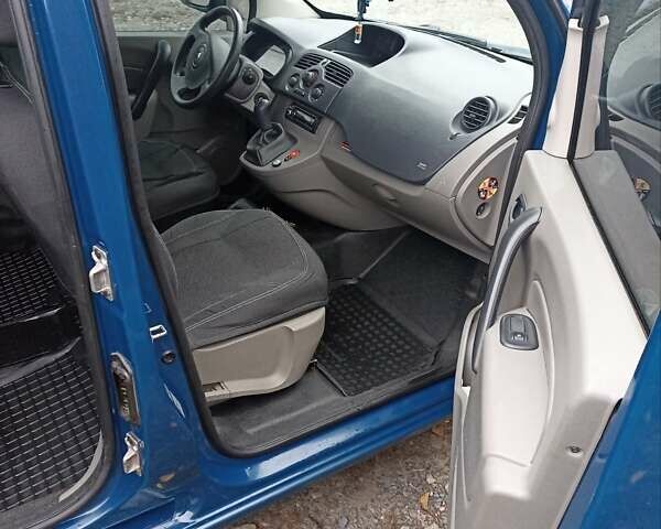 Рено Кенгу 2010 в Ромнах на Automoto.ua Синий Рено Кенгу, объемом двигателя 1.6 л и пробегом 192 тыс. км за 7300 $, фото 22 на Automoto.ua