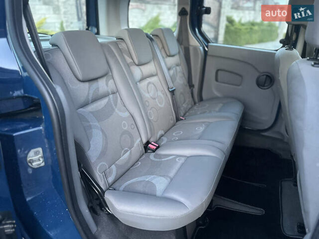 Синий Рено Кенгу, объемом двигателя 1.6 л и пробегом 218 тыс. км за 5799 $, фото 9 на Automoto.ua