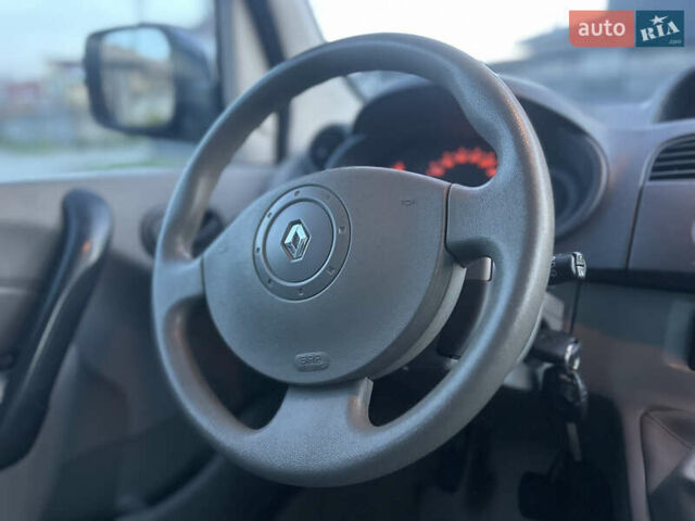 Синий Рено Кенгу, объемом двигателя 1.6 л и пробегом 218 тыс. км за 5799 $, фото 17 на Automoto.ua