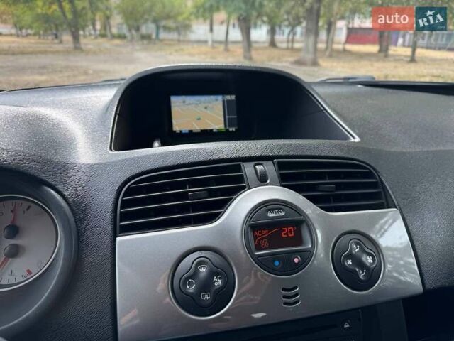 Синий Рено Кенгу, объемом двигателя 1.5 л и пробегом 208 тыс. км за 8500 $, фото 2 на Automoto.ua