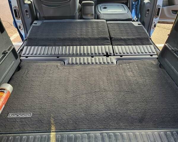 Синий Рено Кенгу, объемом двигателя 1.6 л и пробегом 190 тыс. км за 8200 $, фото 10 на Automoto.ua