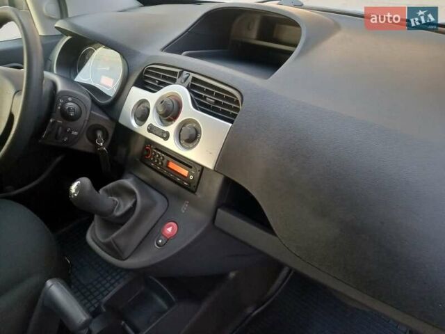 Рено Кєнгу 2011 у Звенигородка на Automoto.ua Синій Рено Кєнгу, об'ємом двигуна 1.5 л та пробігом 167 тис. км за 8999 $, фото 14 на Automoto.ua
