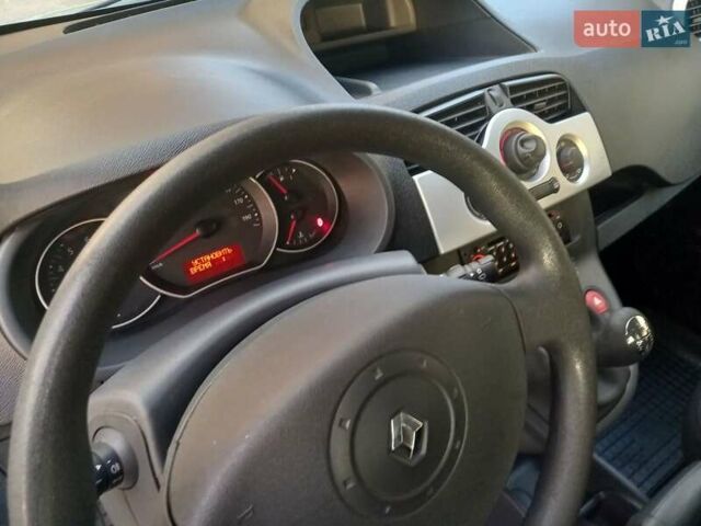 Рено Кєнгу 2011 у Звенигородка на Automoto.ua Синій Рено Кєнгу, об'ємом двигуна 1.5 л та пробігом 167 тис. км за 8999 $, фото 16 на Automoto.ua