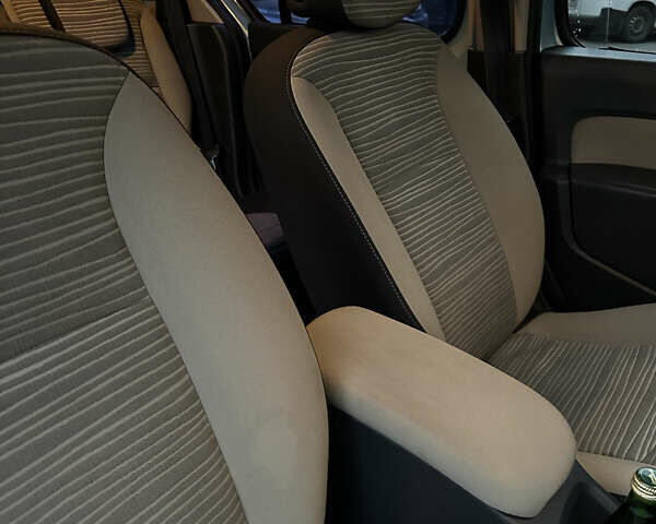 Синий Рено Кенгу, объемом двигателя 1.5 л и пробегом 170 тыс. км за 7400 $, фото 15 на Automoto.ua