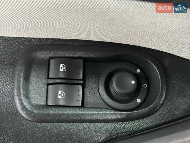 Синий Рено Кенгу, объемом двигателя 1.3 л и пробегом 166 тыс. км за 8999 $, фото 15 на Automoto.ua