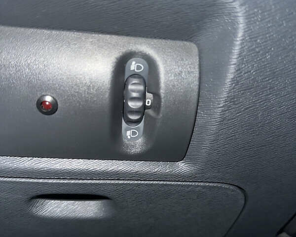 Синий Рено Кенгу, объемом двигателя 1.5 л и пробегом 170 тыс. км за 7400 $, фото 13 на Automoto.ua