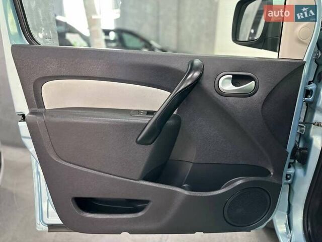 Синий Рено Кенгу, объемом двигателя 1.3 л и пробегом 166 тыс. км за 8999 $, фото 12 на Automoto.ua