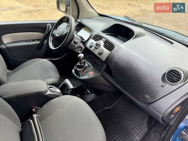 Синий Рено Кенгу, объемом двигателя 1.5 л и пробегом 208 тыс. км за 8500 $, фото 6 на Automoto.ua