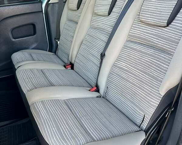 Синий Рено Кенгу, объемом двигателя 1.5 л и пробегом 215 тыс. км за 8999 $, фото 25 на Automoto.ua