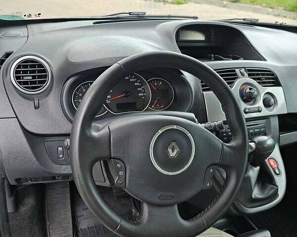 Синий Рено Кенгу, объемом двигателя 1.6 л и пробегом 255 тыс. км за 9400 $, фото 10 на Automoto.ua