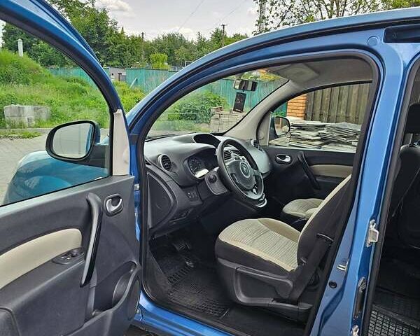 Синий Рено Кенгу, объемом двигателя 1.6 л и пробегом 255 тыс. км за 9400 $, фото 6 на Automoto.ua