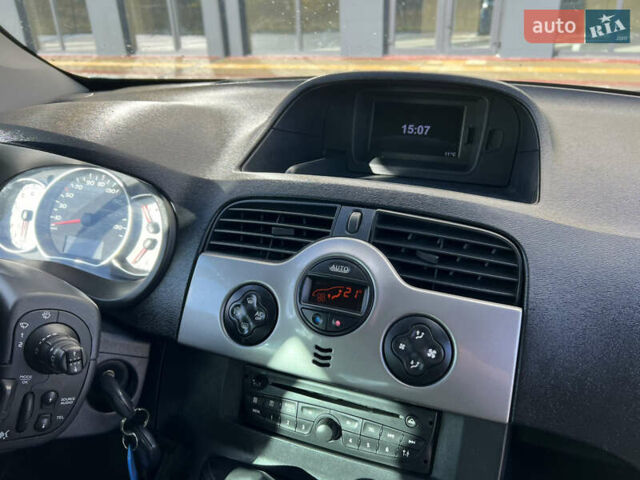 Синій Рено Кєнгу, об'ємом двигуна 1.5 л та пробігом 121 тис. км за 9700 $, фото 37 на Automoto.ua