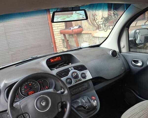 Синий Рено Кенгу, объемом двигателя 0 л и пробегом 150 тыс. км за 9000 $, фото 7 на Automoto.ua