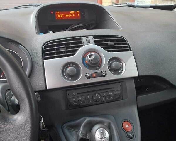 Синий Рено Кенгу, объемом двигателя 0 л и пробегом 150 тыс. км за 9000 $, фото 8 на Automoto.ua