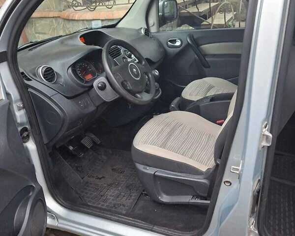 Синий Рено Кенгу, объемом двигателя 0 л и пробегом 150 тыс. км за 9000 $, фото 9 на Automoto.ua