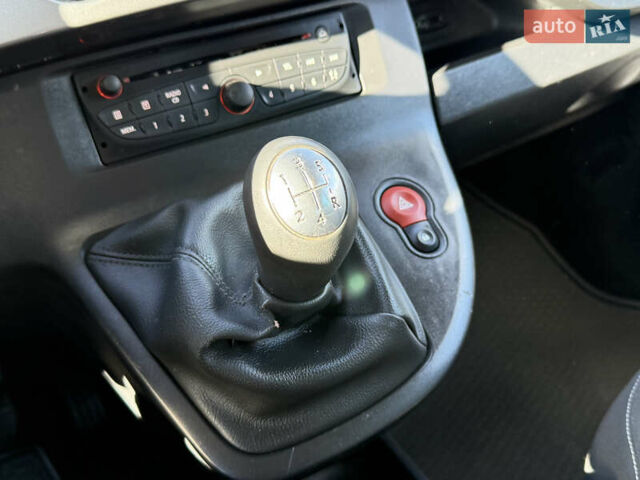 Рено Кєнгу 2012 у Стрые на Automoto.ua Синій Рено Кєнгу, об'ємом двигуна 1.5 л та пробігом 273 тис. км за 8700 $, фото 50 на Automoto.ua