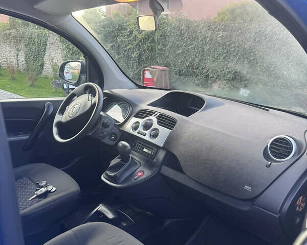 Рено Кєнгу 2013 у Дубно на Automoto.ua Синій Рено Кєнгу, об'ємом двигуна 0 л та пробігом 32 тис. км за 5200 $, фото 9 на Automoto.ua