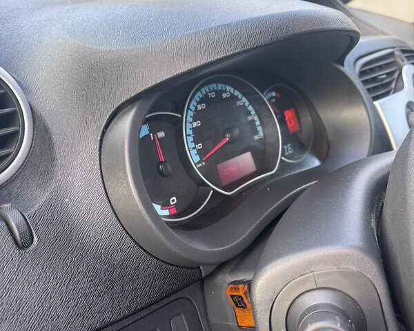 Рено Кєнгу 2013 у Дубно на Automoto.ua Синій Рено Кєнгу, об'ємом двигуна 0 л та пробігом 32 тис. км за 5200 $, фото 7 на Automoto.ua