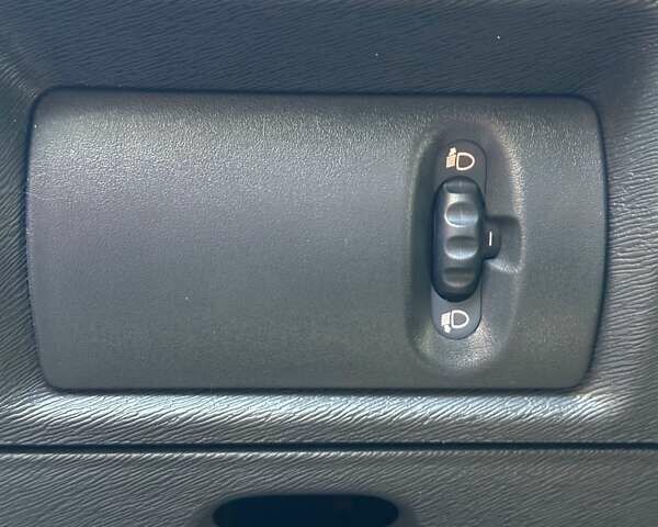 Синий Рено Кенгу, объемом двигателя 1.5 л и пробегом 208 тыс. км за 9900 $, фото 22 на Automoto.ua