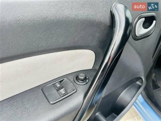 Синий Рено Кенгу, объемом двигателя 1.5 л и пробегом 331 тыс. км за 9400 $, фото 16 на Automoto.ua