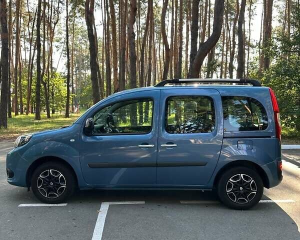 Синий Рено Кенгу, объемом двигателя 1.5 л и пробегом 208 тыс. км за 9900 $, фото 5 на Automoto.ua