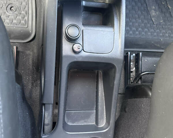 Рено Кєнгу 2013 у Дубно на Automoto.ua Синій Рено Кєнгу, об'ємом двигуна 0 л та пробігом 32 тис. км за 5200 $, фото 12 на Automoto.ua