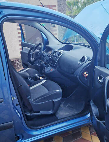 Рено Кенгу 2013 в Одессе на Automoto.ua Синий Рено Кенгу, объемом двигателя 1.5 л и пробегом 211 тыс. км за 10700 $, фото 13 на Automoto.ua