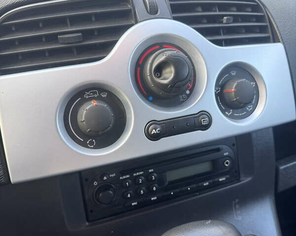 Рено Кєнгу 2013 у Дубно на Automoto.ua Синій Рено Кєнгу, об'ємом двигуна 0 л та пробігом 32 тис. км за 5200 $, фото 11 на Automoto.ua