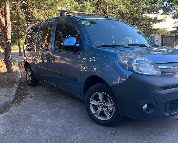 Синий Рено Кенгу, объемом двигателя 0 л и пробегом 180 тыс. км за 13500 $, фото 1 на Automoto.ua