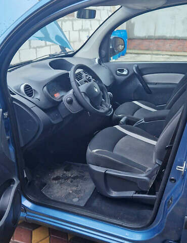 Рено Кенгу 2013 в Одессе на Automoto.ua Синий Рено Кенгу, объемом двигателя 1.5 л и пробегом 211 тыс. км за 10700 $, фото 9 на Automoto.ua