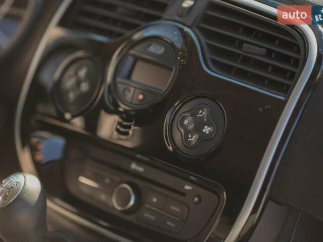 Синий Рено Кенгу, объемом двигателя 1.2 л и пробегом 110 тыс. км за 6490 $, фото 36 на Automoto.ua