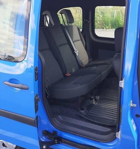 Синий Рено Кенгу, объемом двигателя 0 л и пробегом 34 тыс. км за 7300 $, фото 40 на Automoto.ua