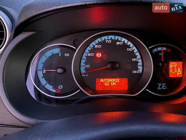 Синий Рено Кенгу, объемом двигателя 0 л и пробегом 39 тыс. км за 6700 $, фото 32 на Automoto.ua