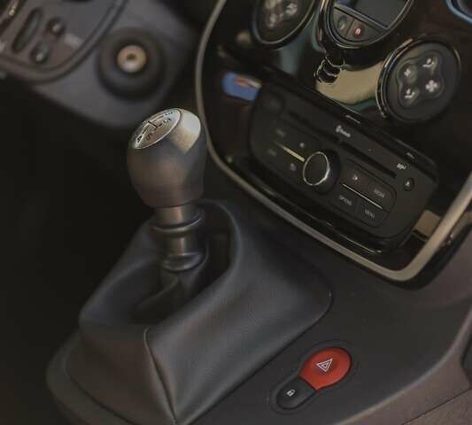 Синий Рено Кенгу, объемом двигателя 1.2 л и пробегом 110 тыс. км за 6490 $, фото 44 на Automoto.ua