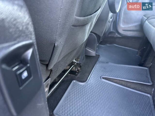 Синій Рено Кєнгу, об'ємом двигуна 1.5 л та пробігом 220 тис. км за 11990 $, фото 17 на Automoto.ua