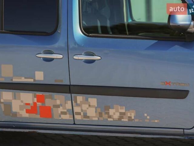 Синий Рено Кенгу, объемом двигателя 1.2 л и пробегом 110 тыс. км за 6490 $, фото 55 на Automoto.ua