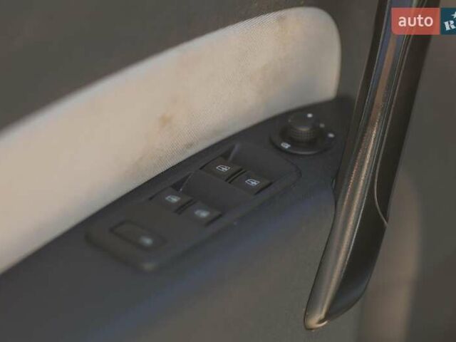 Синий Рено Кенгу, объемом двигателя 1.2 л и пробегом 110 тыс. км за 6490 $, фото 39 на Automoto.ua