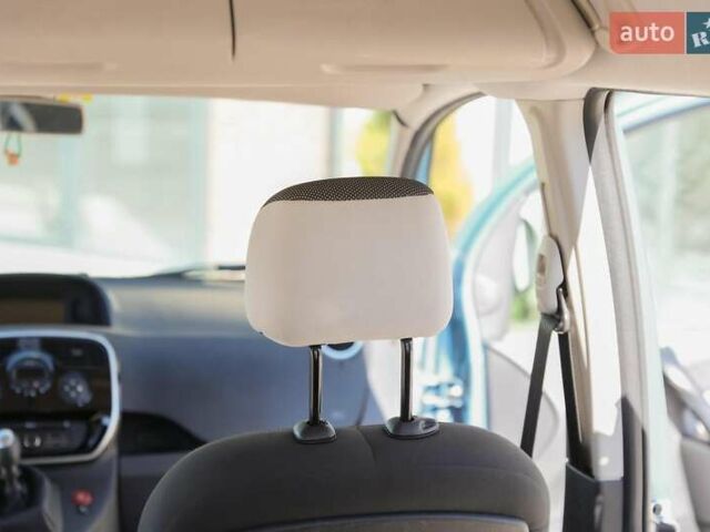 Синий Рено Кенгу, объемом двигателя 1.2 л и пробегом 110 тыс. км за 6490 $, фото 8 на Automoto.ua