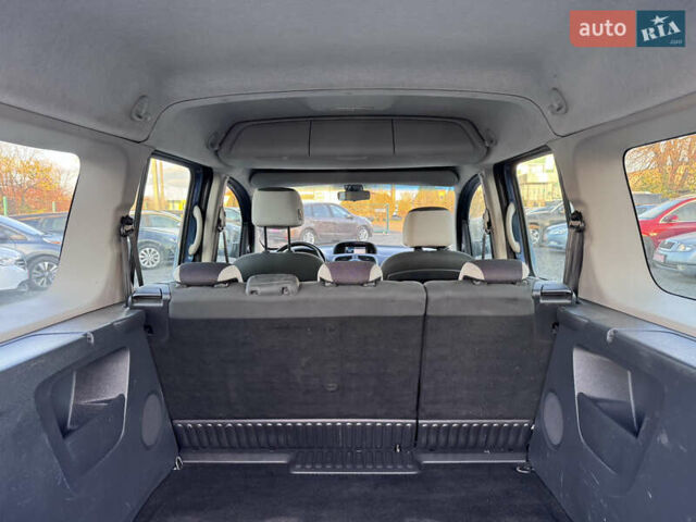 Синій Рено Кєнгу, об'ємом двигуна 1.5 л та пробігом 220 тис. км за 11990 $, фото 14 на Automoto.ua