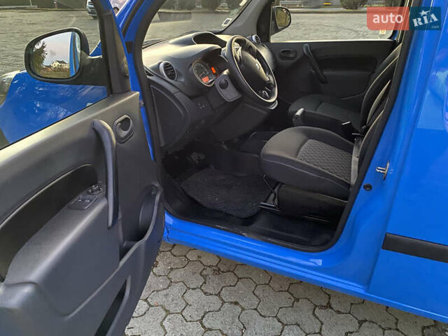 Синий Рено Кенгу, объемом двигателя 0 л и пробегом 39 тыс. км за 6700 $, фото 17 на Automoto.ua