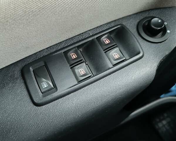 Синий Рено Кенгу, объемом двигателя 1.46 л и пробегом 265 тыс. км за 10700 $, фото 17 на Automoto.ua