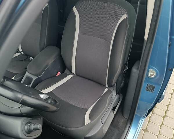 Синий Рено Кенгу, объемом двигателя 1.46 л и пробегом 265 тыс. км за 10700 $, фото 16 на Automoto.ua