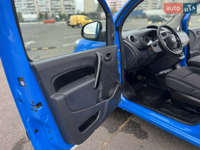 Синій Рено Кєнгу, об'ємом двигуна 0 л та пробігом 30 тис. км за 5550 $, фото 26 на Automoto.ua