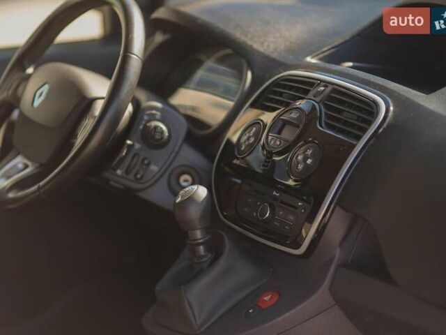 Синий Рено Кенгу, объемом двигателя 1.2 л и пробегом 110 тыс. км за 6490 $, фото 45 на Automoto.ua